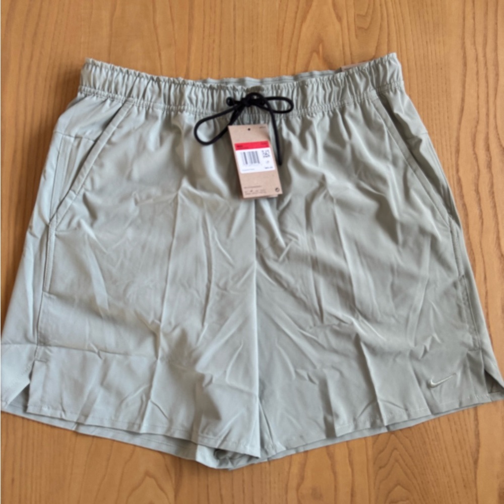 Nike Athletic Shorts Jade Horizon Color